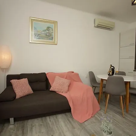 Toni شقة سبليت